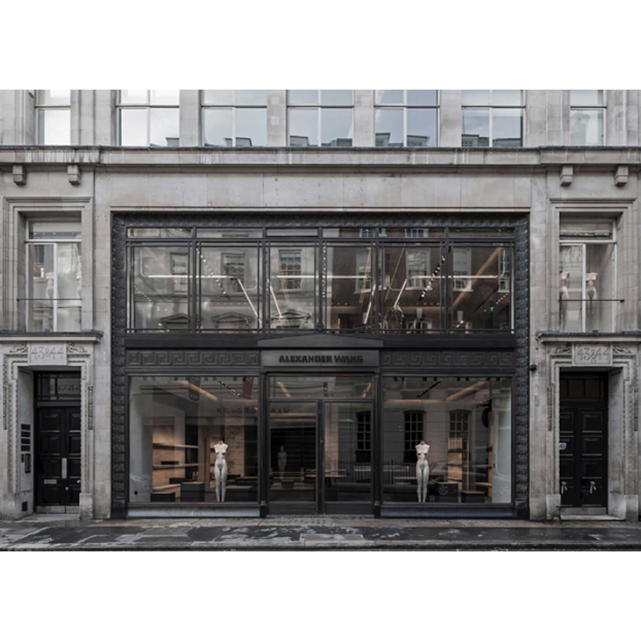 01_AW LONDON EXTERIOR