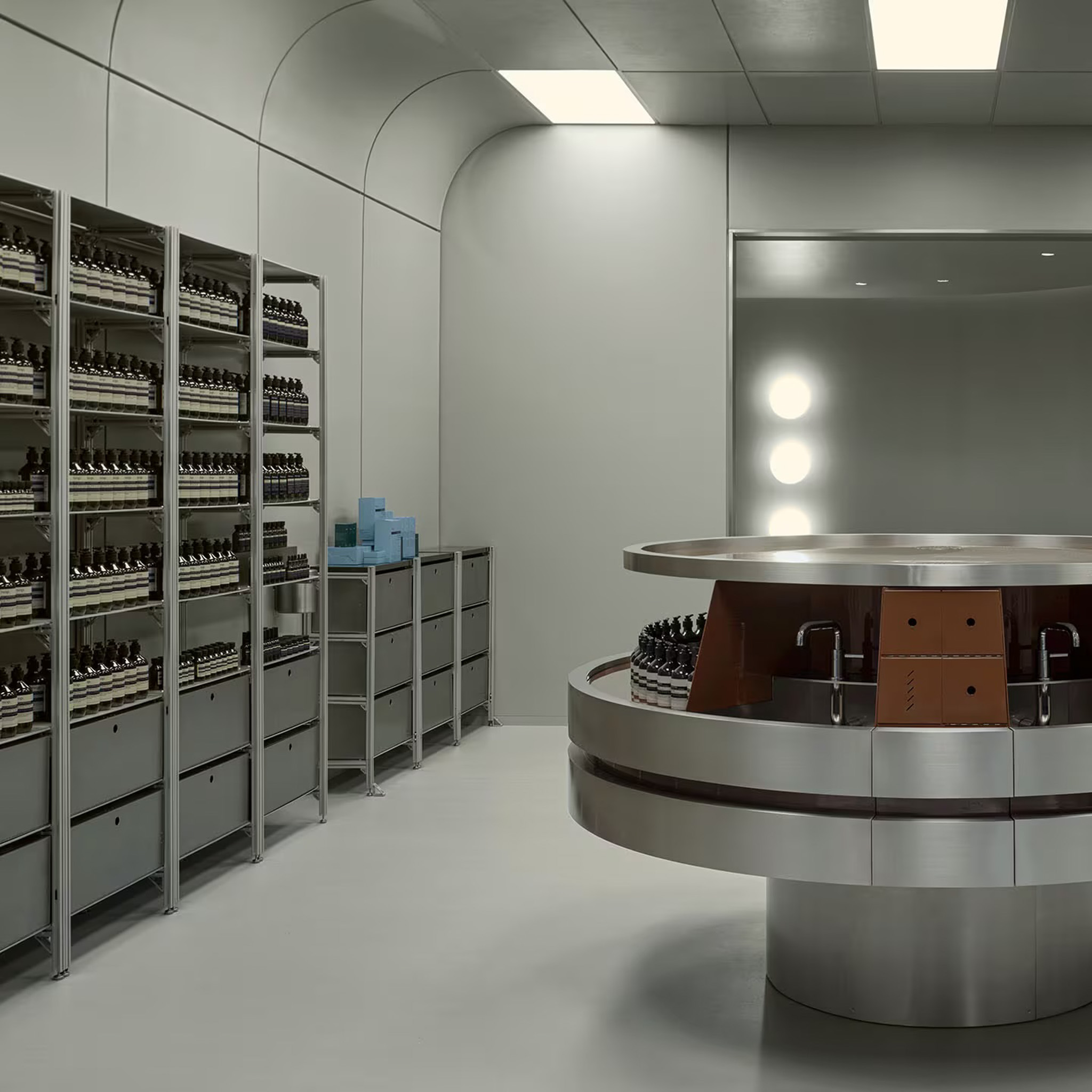 06_INTERIOR-Aesop_Bellevue I_Square_Carousel_1_Desktop_2560x1440px.jpg