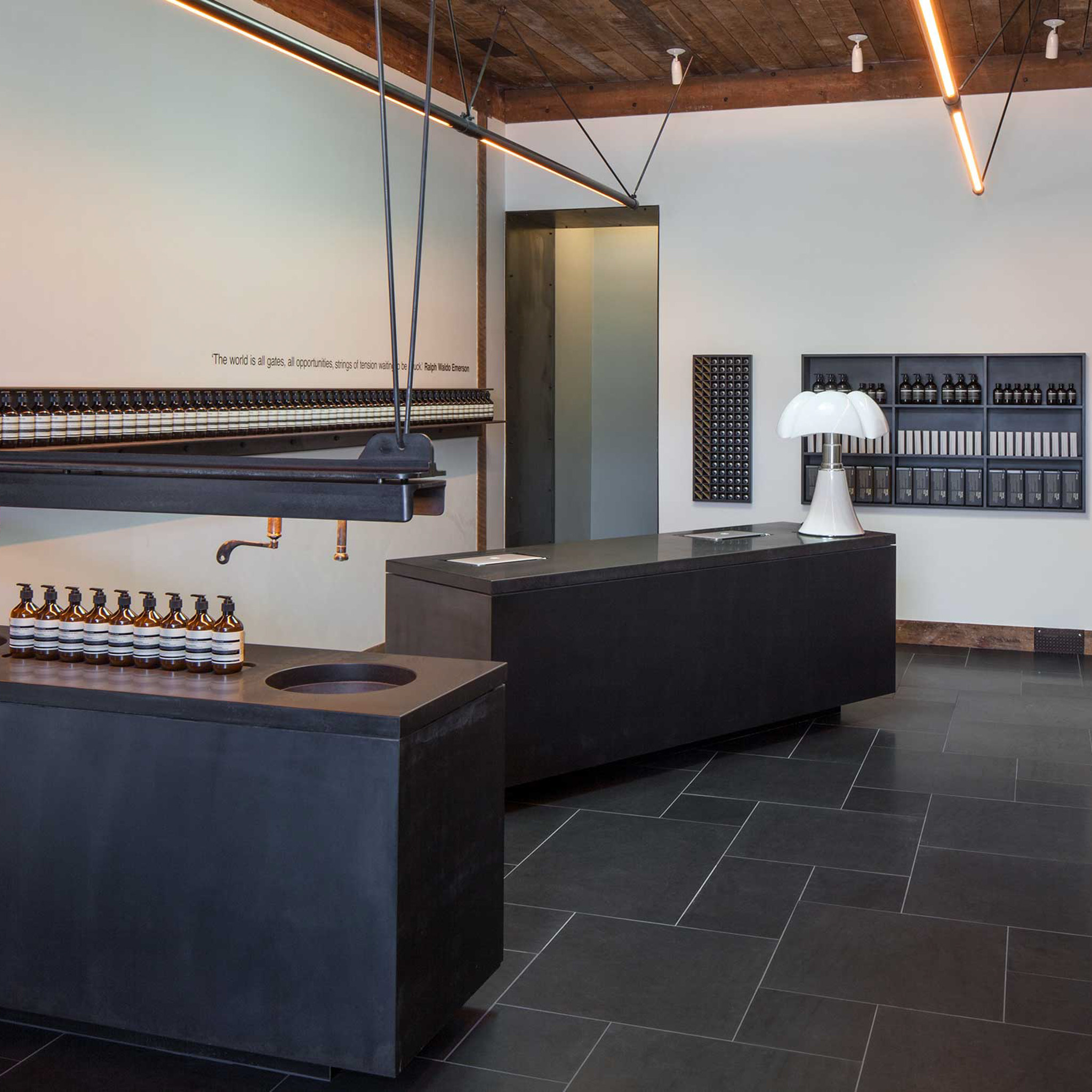 20_Aesop_Silver_Lake_Hero_Bleed_Desktop_2880x1620px