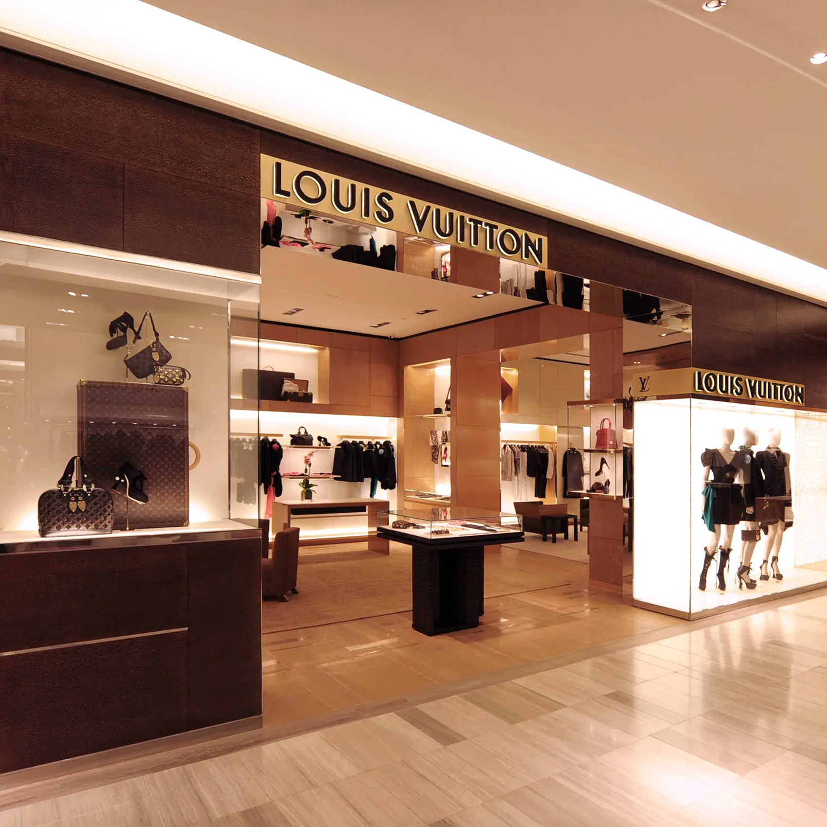 Louis Vuitton saks 1